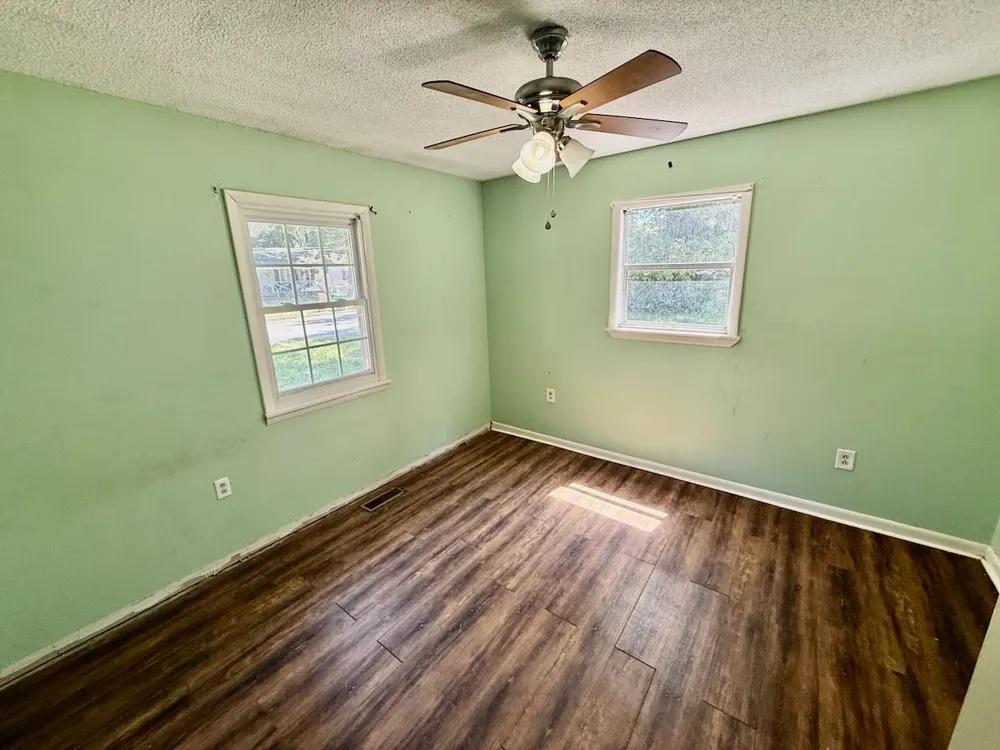 108 Oakwood Dr Huntland, TN 37345