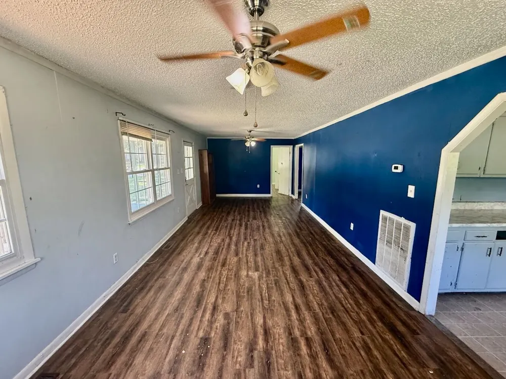108 Oakwood Dr Huntland, TN 37345