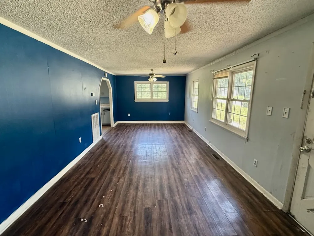 108 Oakwood Dr Huntland, TN 37345