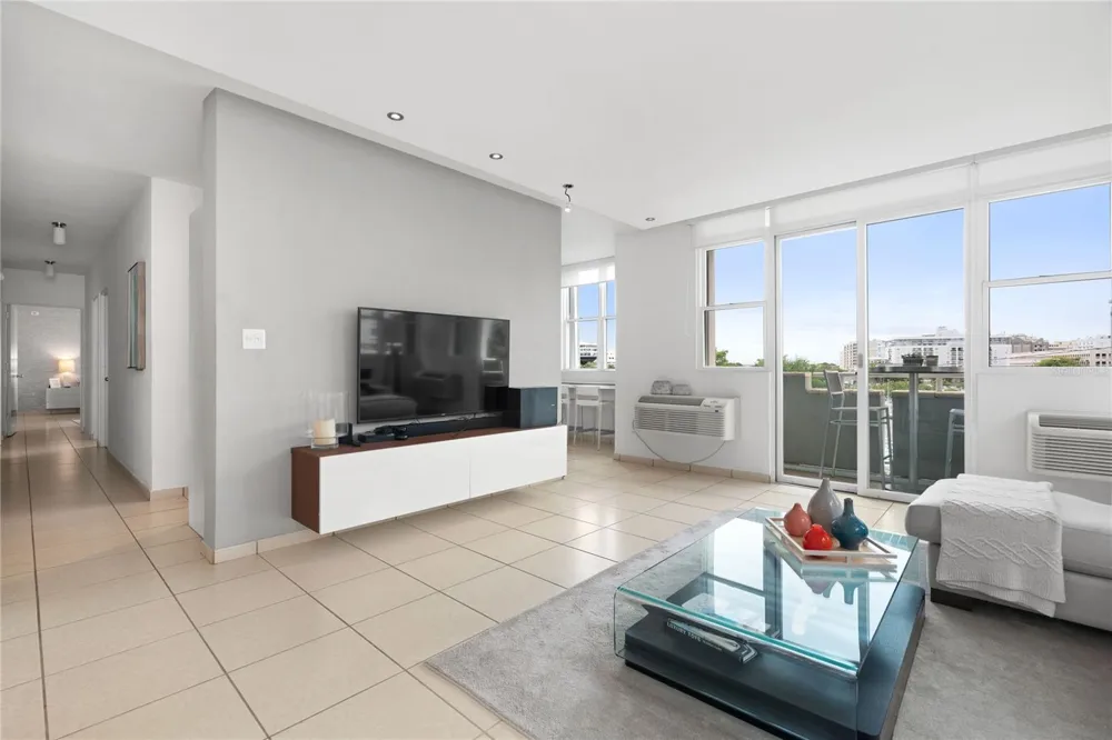 100 DEL MUELLE #1301 San Juan, PR 00901
