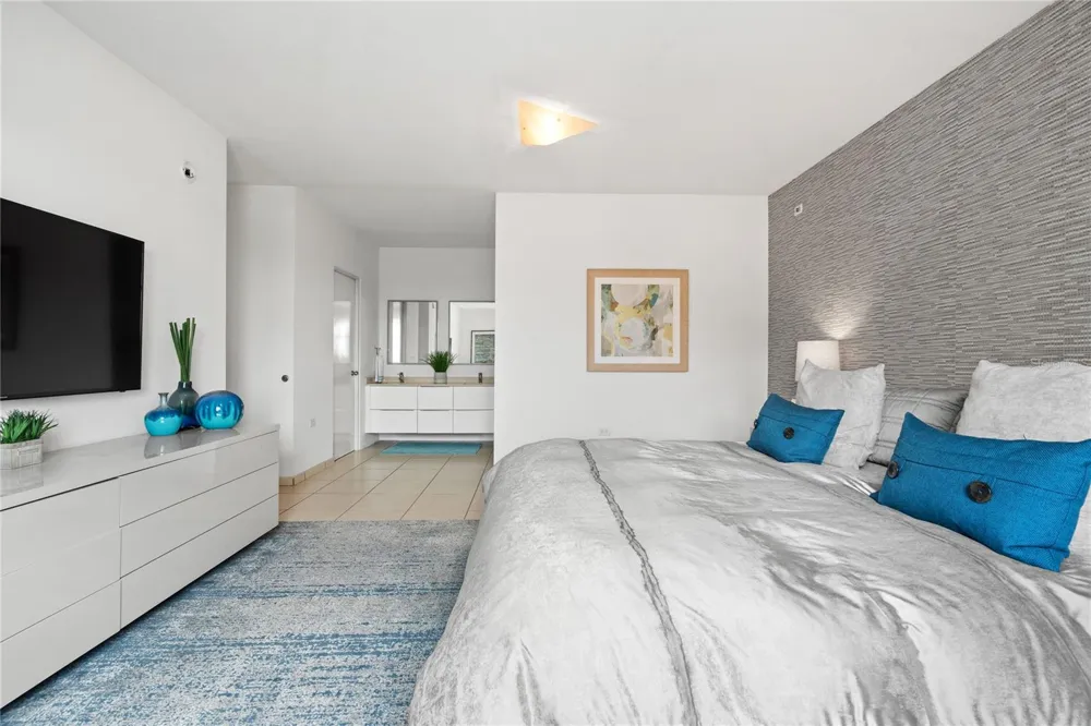 100 DEL MUELLE #1301 San Juan, PR 00901
