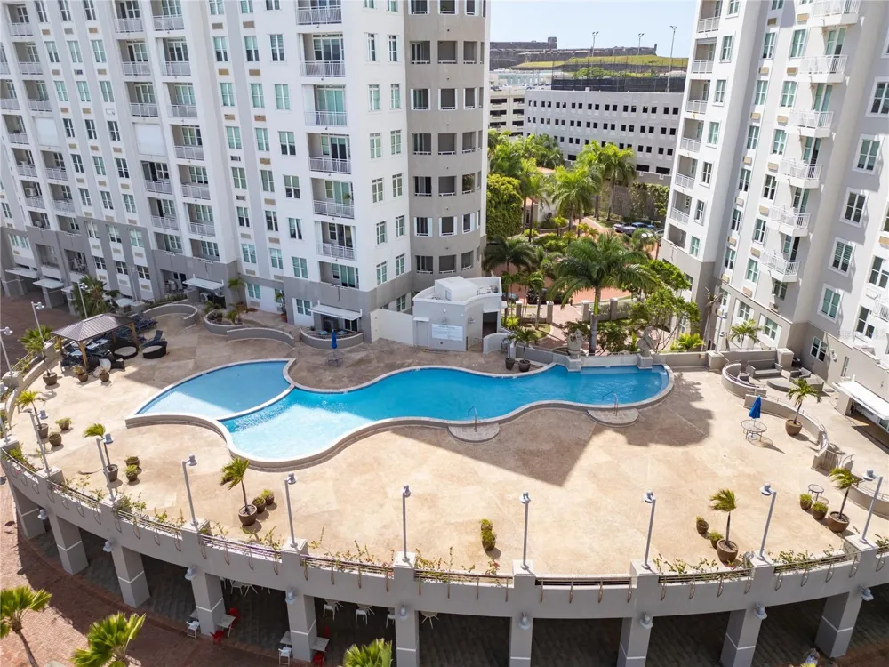 100 DEL MUELLE #1301 San Juan, PR 00901