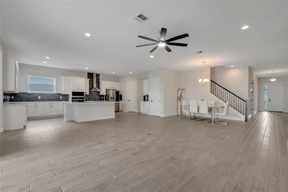 19062 BLUELEAF STREET Orlando, FL 32827