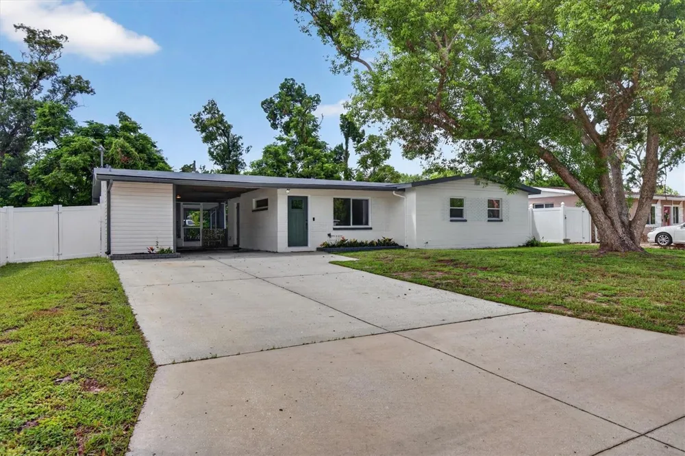 5305 E 98TH AVENUE Temple Terrace, FL 33617