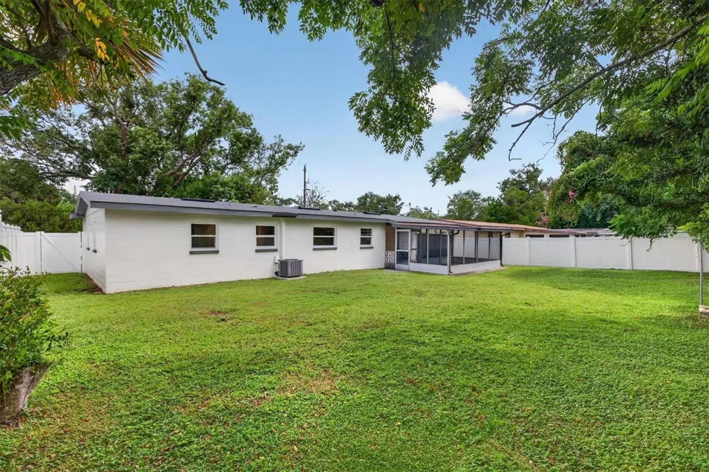 5305 E 98TH AVENUE Temple Terrace, FL 33617