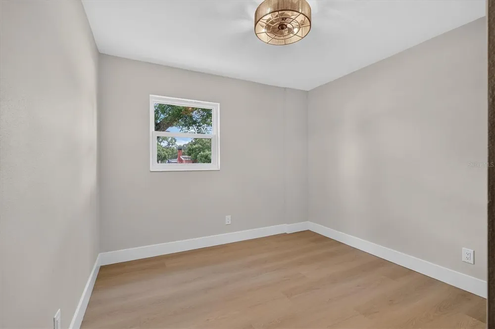 5305 E 98TH AVENUE Temple Terrace, FL 33617