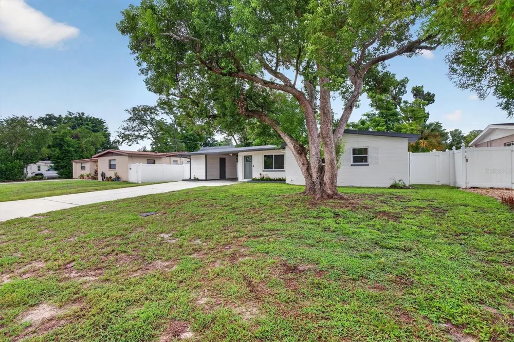 5305 E 98TH AVENUE Temple Terrace, FL 33617