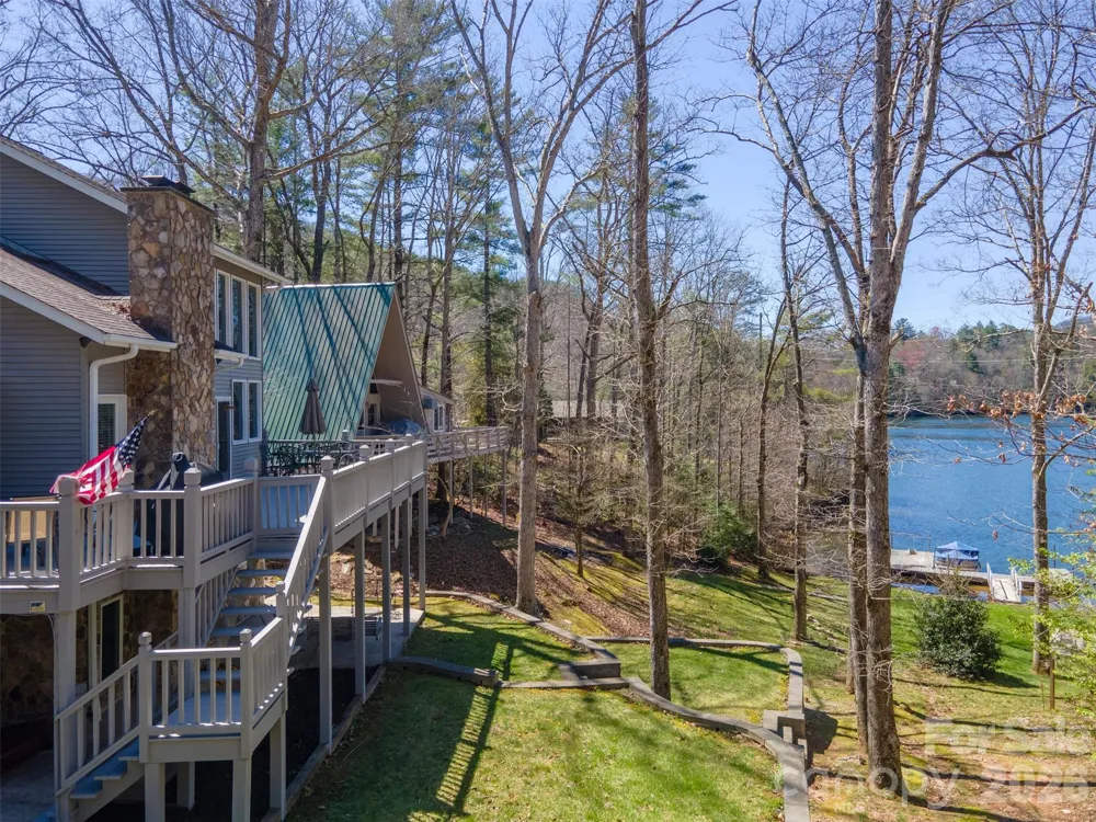 82 Avisco Road Robbinsville, NC 28771