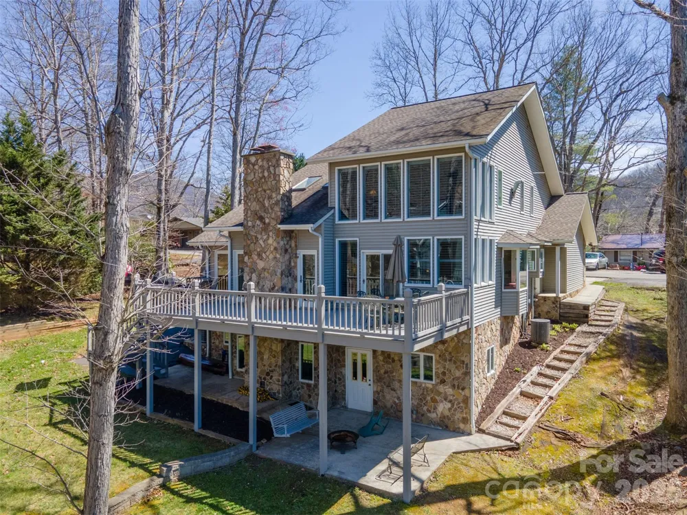 82 Avisco Road Robbinsville, NC 28771