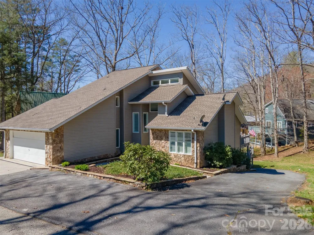 82 Avisco Road Robbinsville, NC 28771