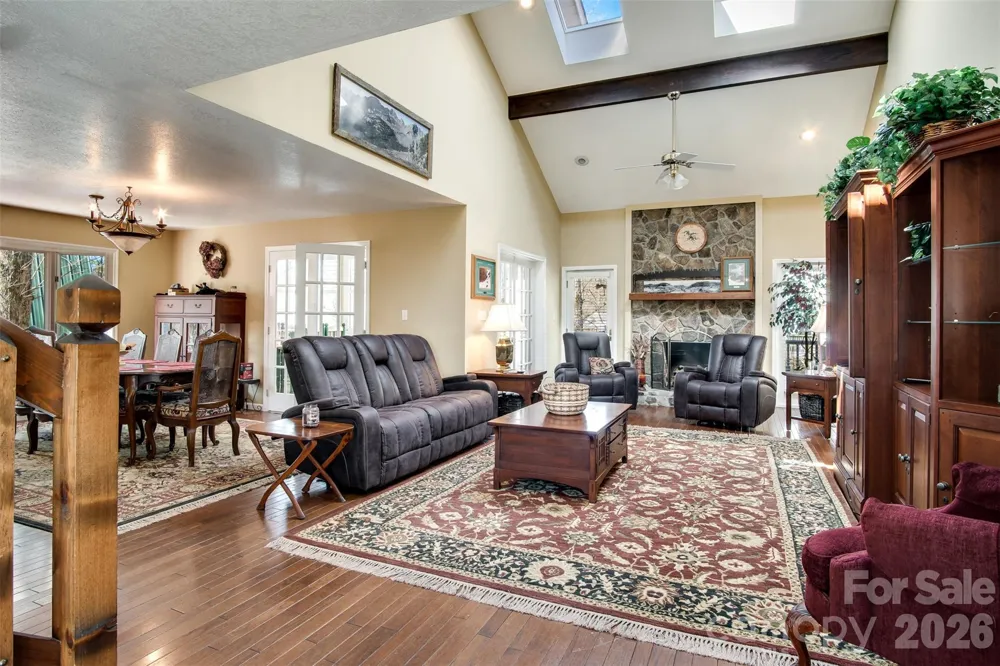 82 Avisco Road Robbinsville, NC 28771