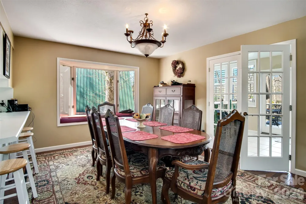 82 Avisco Road Robbinsville, NC 28771