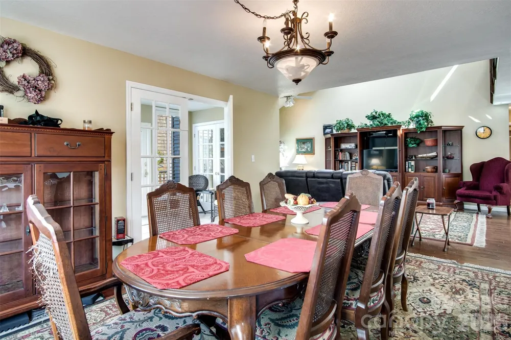 82 Avisco Road Robbinsville, NC 28771