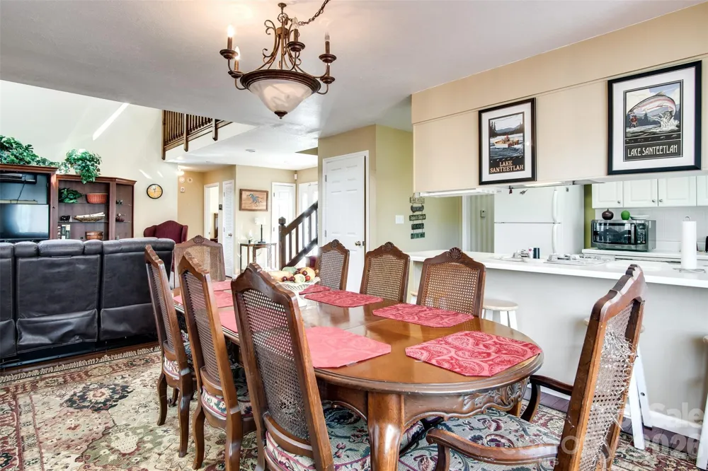82 Avisco Road Robbinsville, NC 28771