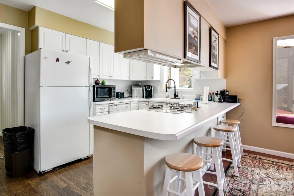82 Avisco Road Robbinsville, NC 28771