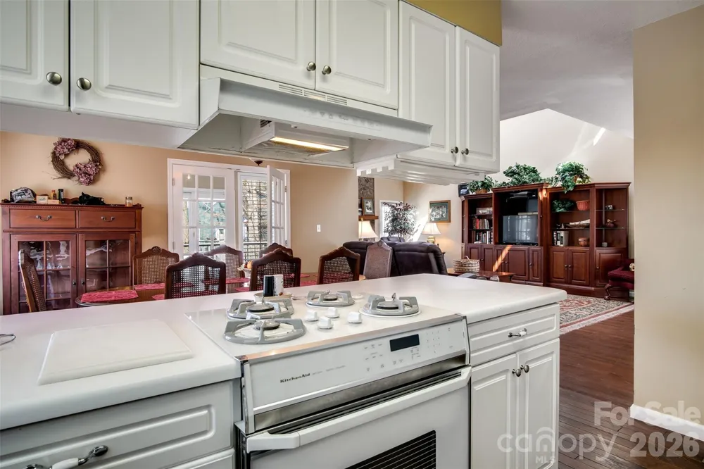 82 Avisco Road Robbinsville, NC 28771