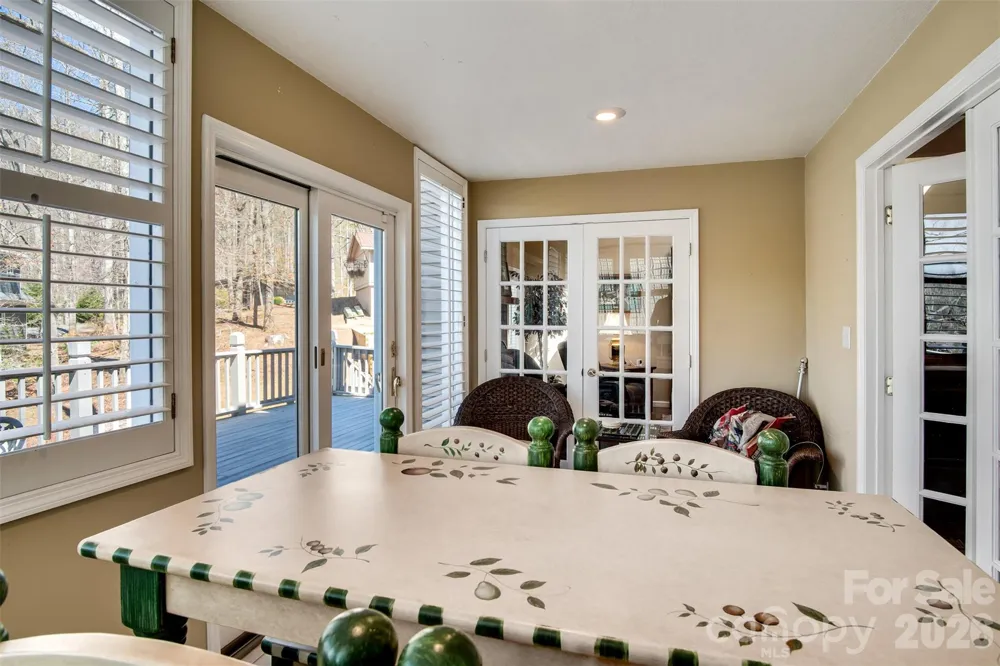 82 Avisco Road Robbinsville, NC 28771