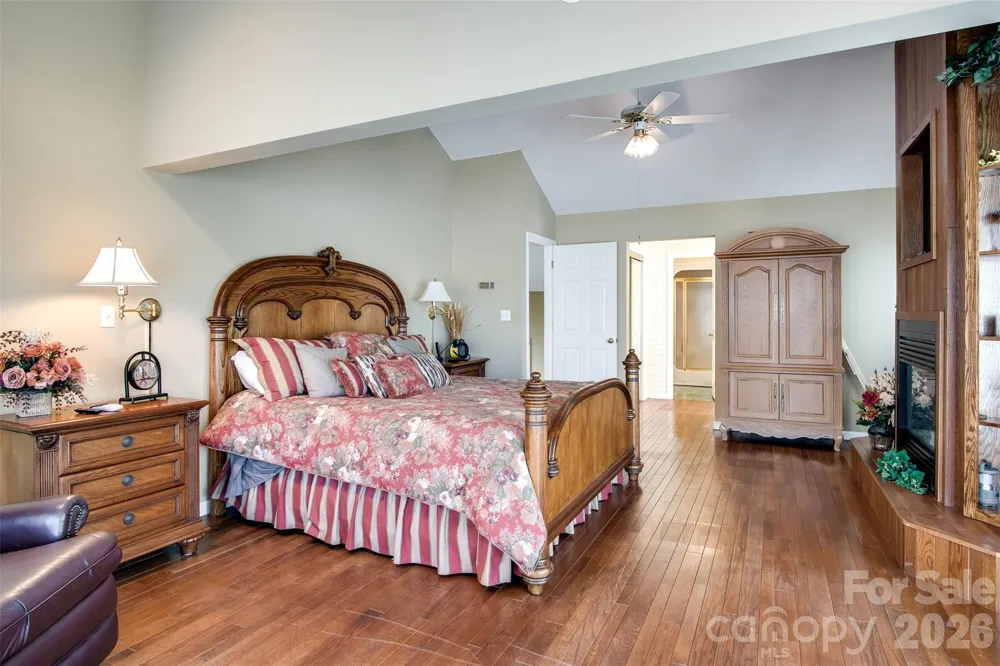 82 Avisco Road Robbinsville, NC 28771