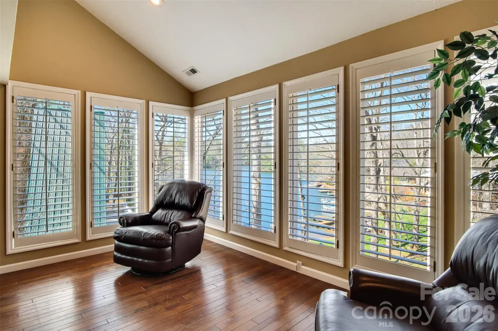 82 Avisco Road Robbinsville, NC 28771