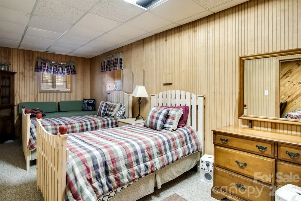 82 Avisco Road Robbinsville, NC 28771