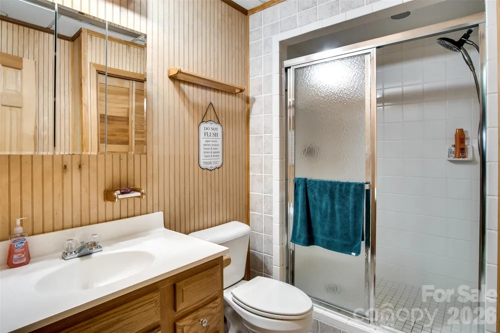 82 Avisco Road Robbinsville, NC 28771