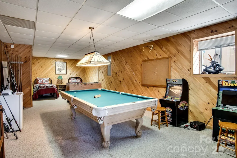 82 Avisco Road Robbinsville, NC 28771