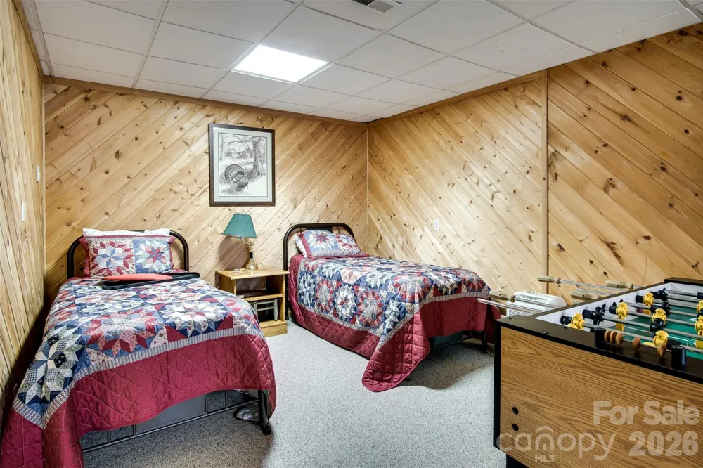 82 Avisco Road Robbinsville, NC 28771