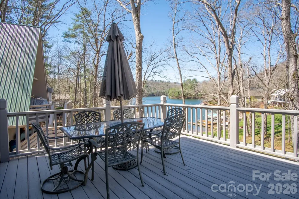 82 Avisco Road Robbinsville, NC 28771