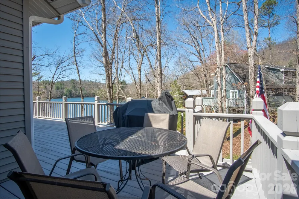 82 Avisco Road Robbinsville, NC 28771