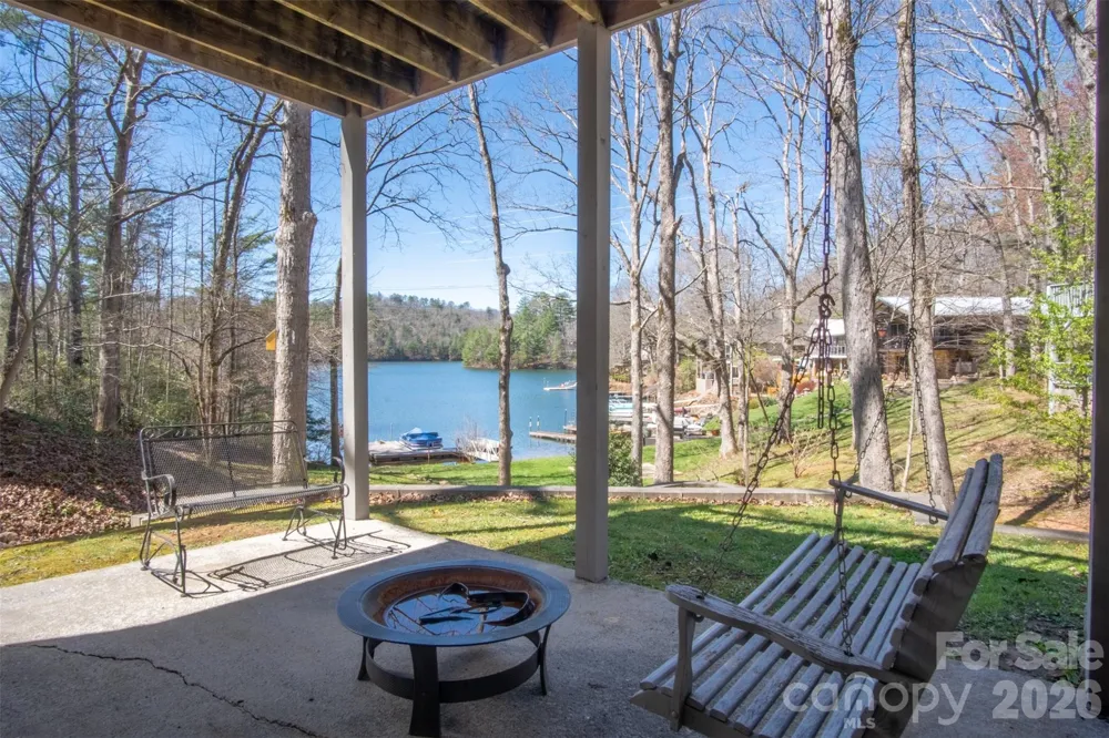 82 Avisco Road Robbinsville, NC 28771