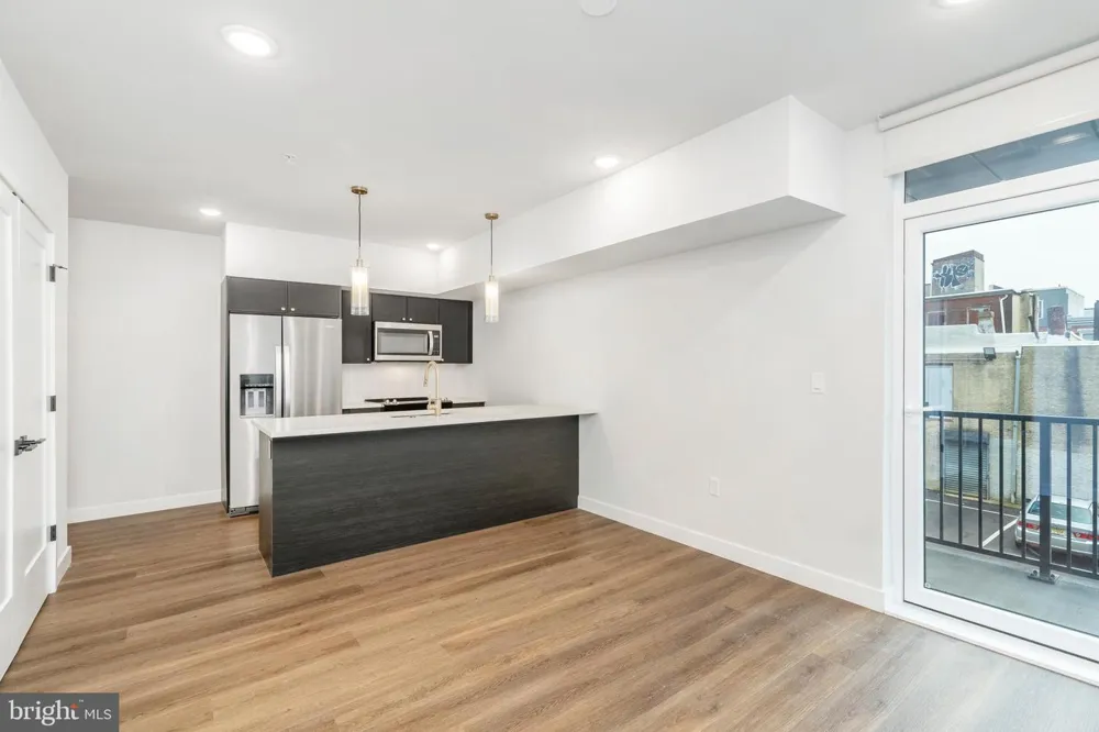 1102 GERMANTOWN AVENUE #204 Philadelphia, PA 19123