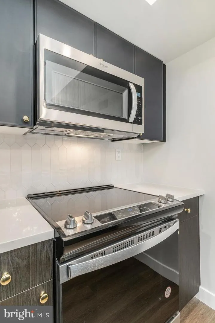 1102 GERMANTOWN AVENUE #204 Philadelphia, PA 19123