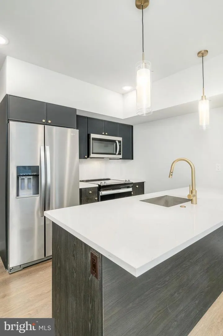 1102 GERMANTOWN AVENUE #204 Philadelphia, PA 19123