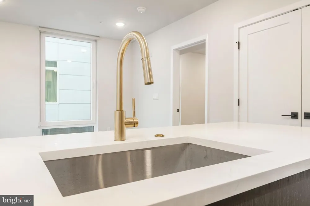 1102 GERMANTOWN AVENUE #204 Philadelphia, PA 19123