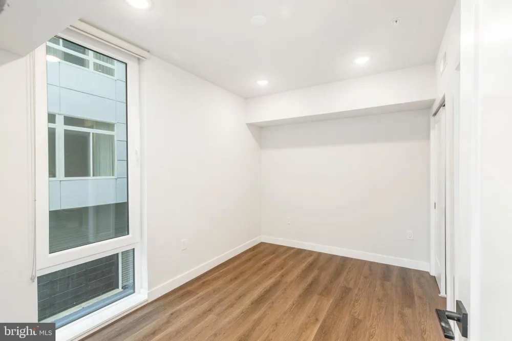 1102 GERMANTOWN AVENUE #204 Philadelphia, PA 19123