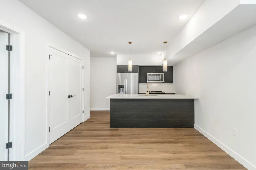 1102 GERMANTOWN AVENUE #204 Philadelphia, PA 19123