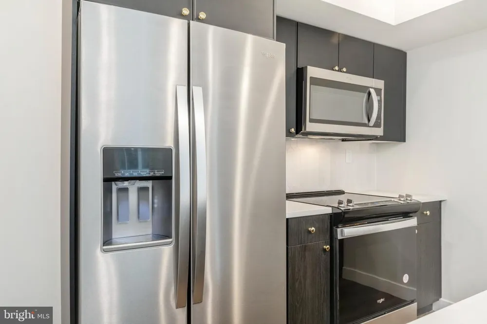 1102 GERMANTOWN AVENUE #204 Philadelphia, PA 19123