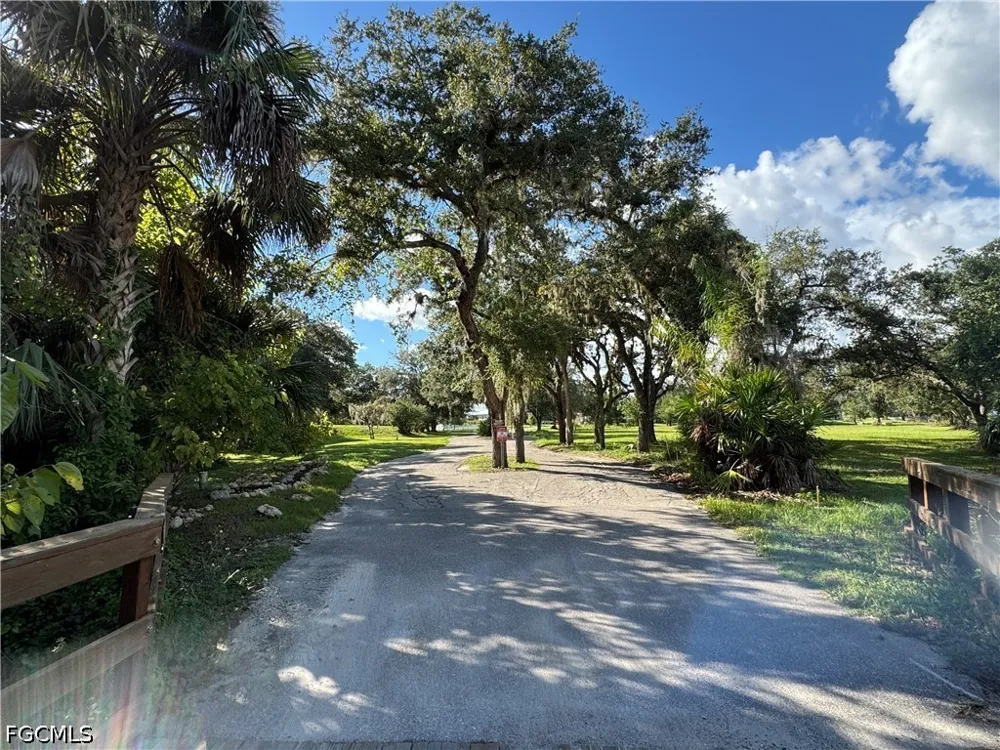 Creek Bridge Court Alva, FL 33920