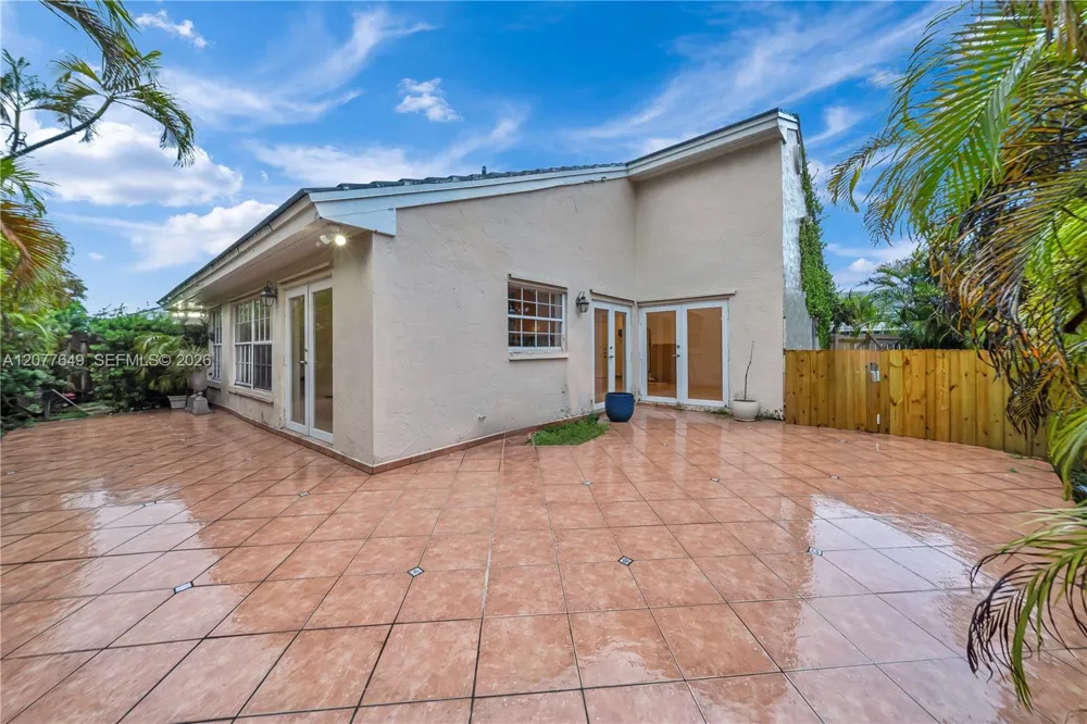 6352 SW 112th Pl Miami, FL 33173