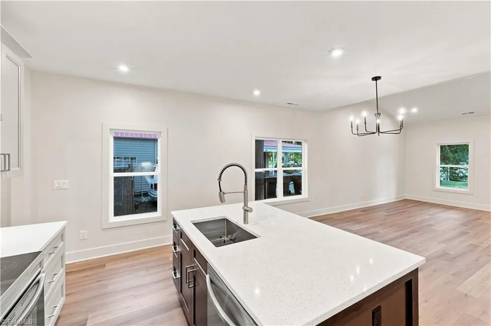 211 Gilmer Street Burlington, NC 27217