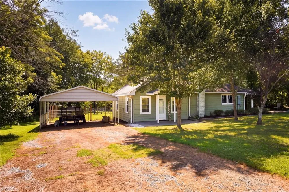 2707 Nelson Farm Road Greensboro, NC 27406