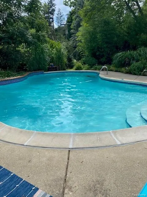 1050 Top View Road Bloomfield Hills City, MI 48304