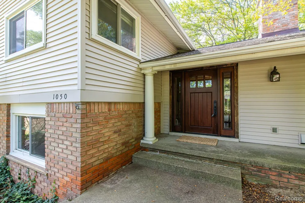 1050 Top View Road Bloomfield Hills City, MI 48304