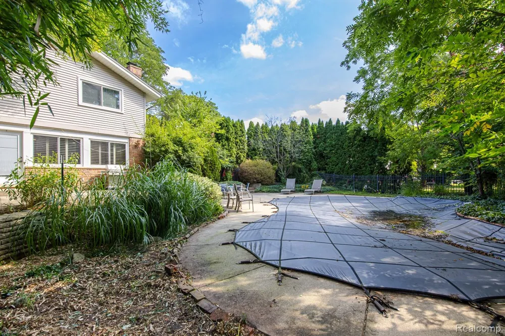 1050 Top View Road Bloomfield Hills City, MI 48304