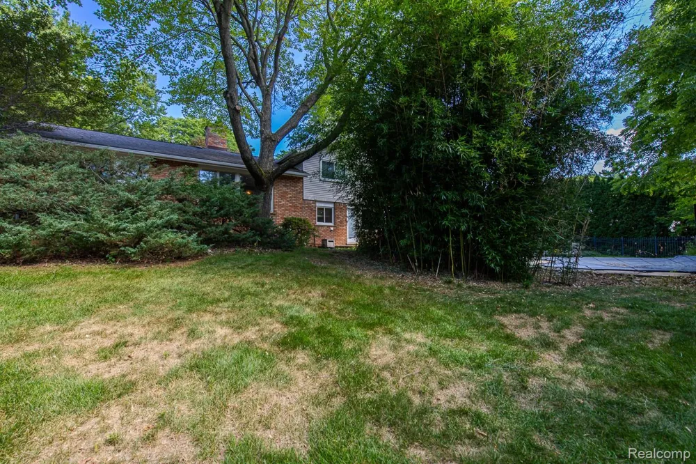 1050 Top View Road Bloomfield Hills City, MI 48304