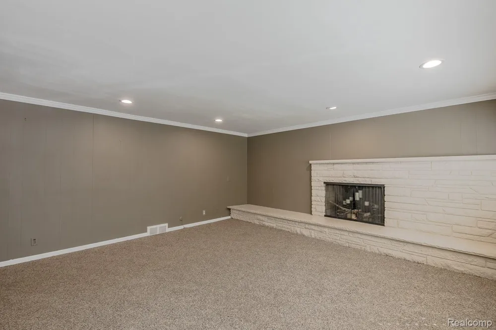 1050 Top View Road Bloomfield Hills City, MI 48304