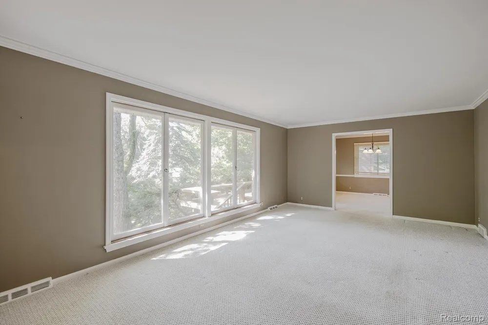 1050 Top View Road Bloomfield Hills City, MI 48304