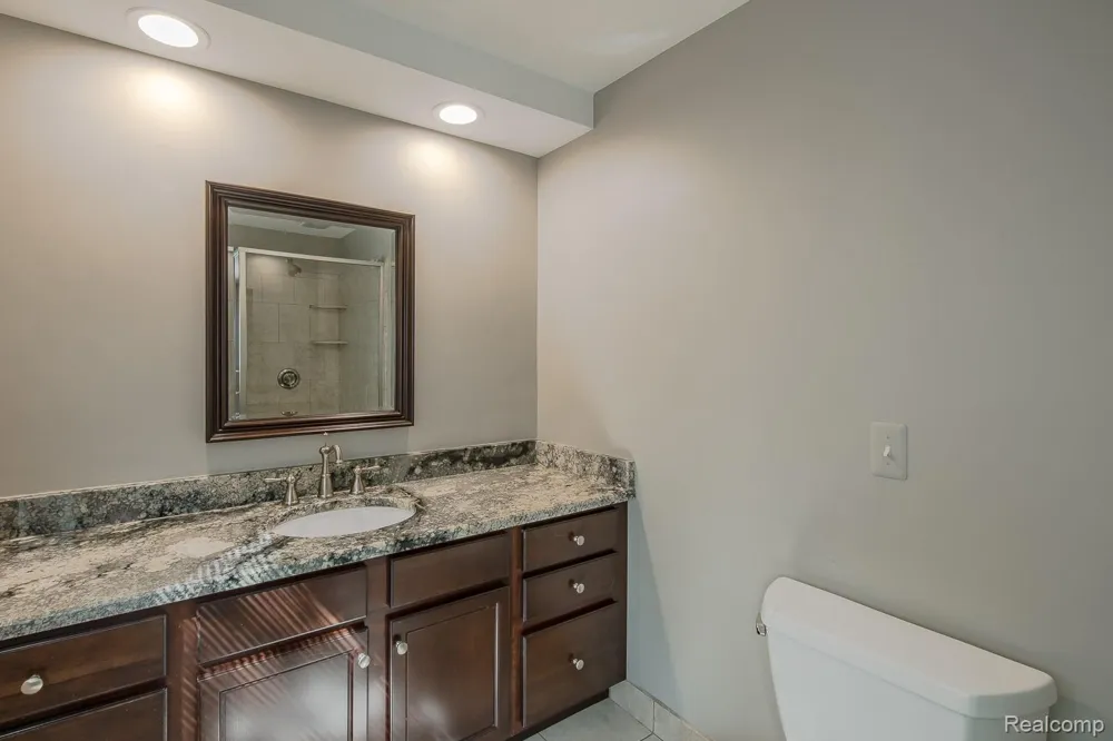1050 Top View Road Bloomfield Hills City, MI 48304