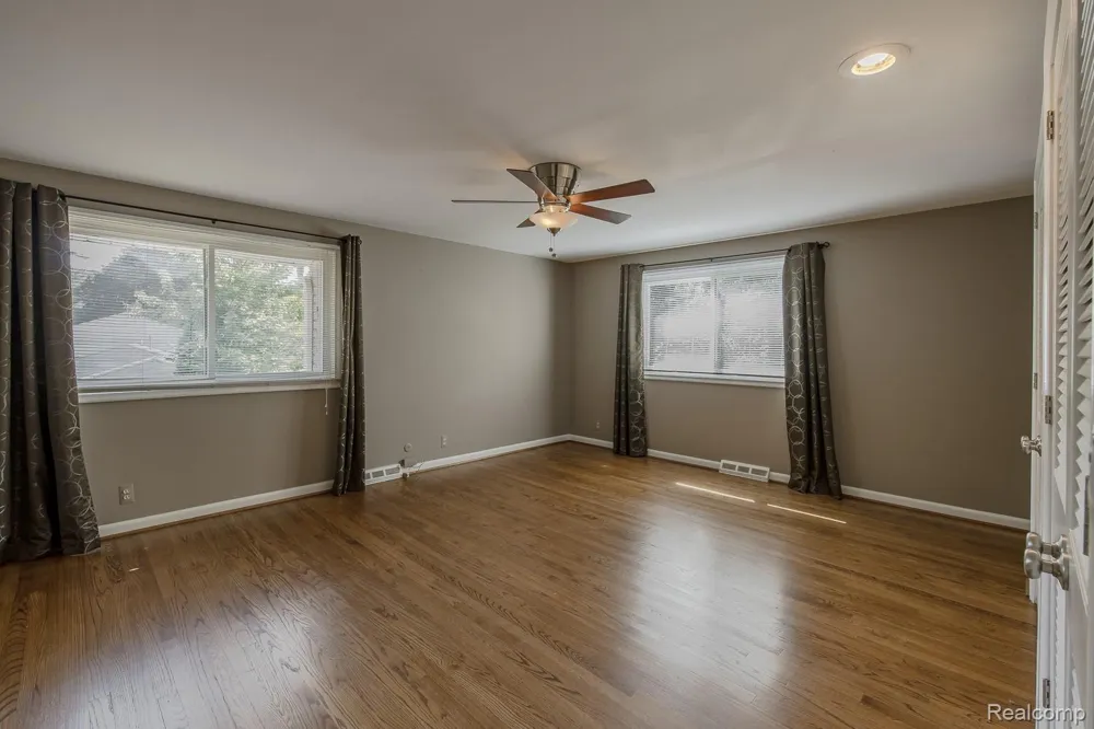 1050 Top View Road Bloomfield Hills City, MI 48304