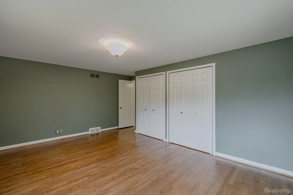 1050 Top View Road Bloomfield Hills City, MI 48304